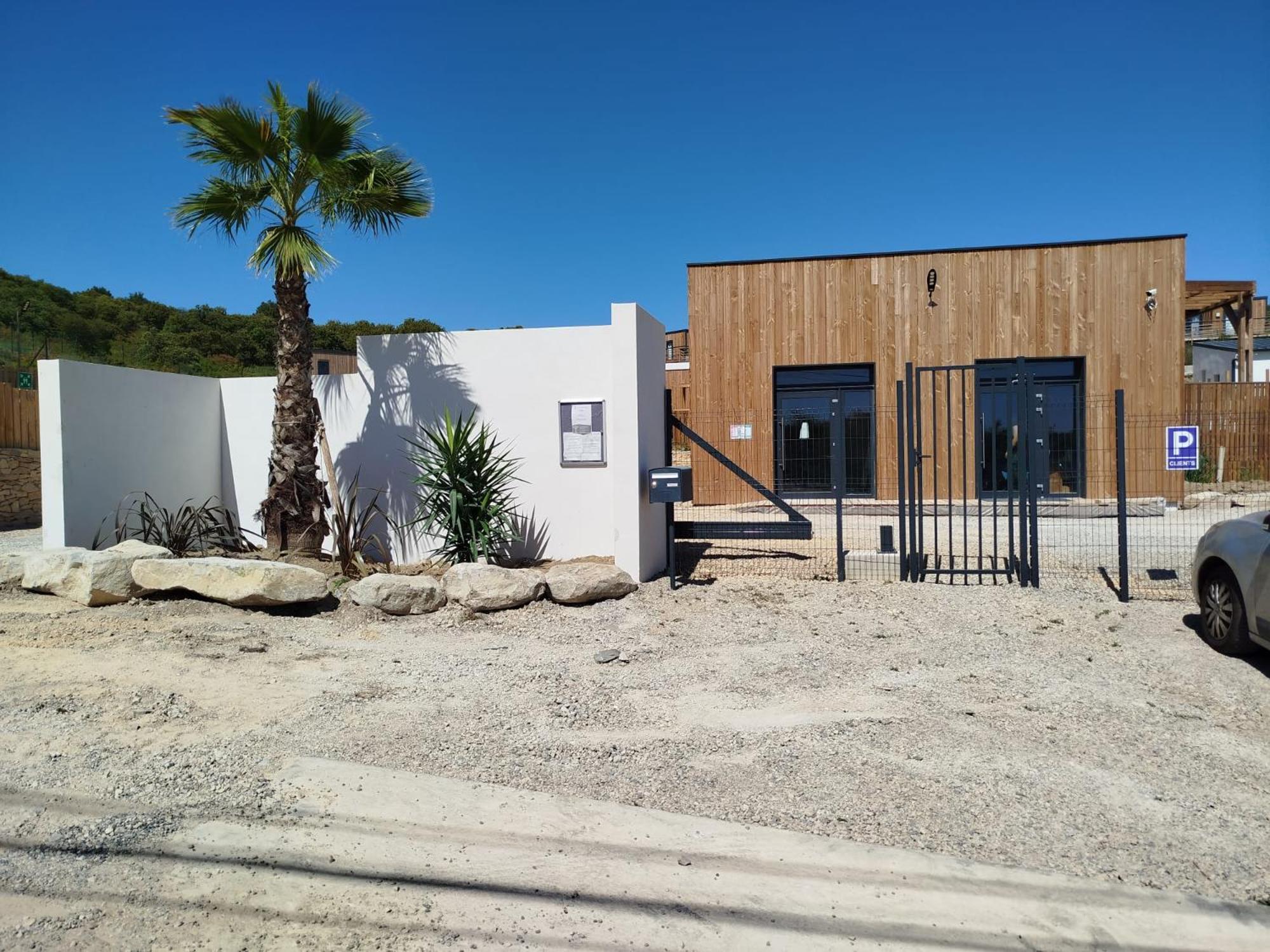 Camping Les Lodges Du Lagon Calvisson Exteriör bild
